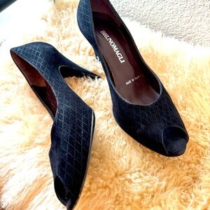Vintage Authentic Bruno Magali Made in Italy Black Suede Diamond peep toe Heels